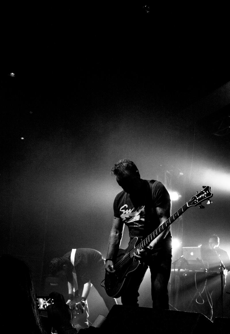 Illustration for article titled Photos Of Peter Hook And The Light